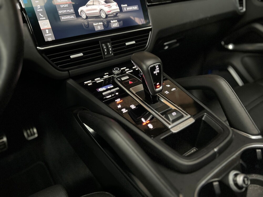 Porsche Cayenne Turbo 4.0 V8 549PS 2018 Sport-Chrono -Orig. NL-, RR-105-B