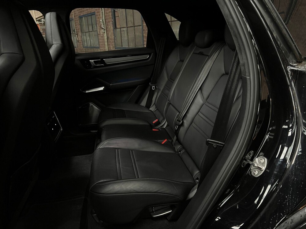 Porsche Cayenne Turbo 4.0 V8 549PS 2018 Sport-Chrono -Orig. NL-, RR-105-B