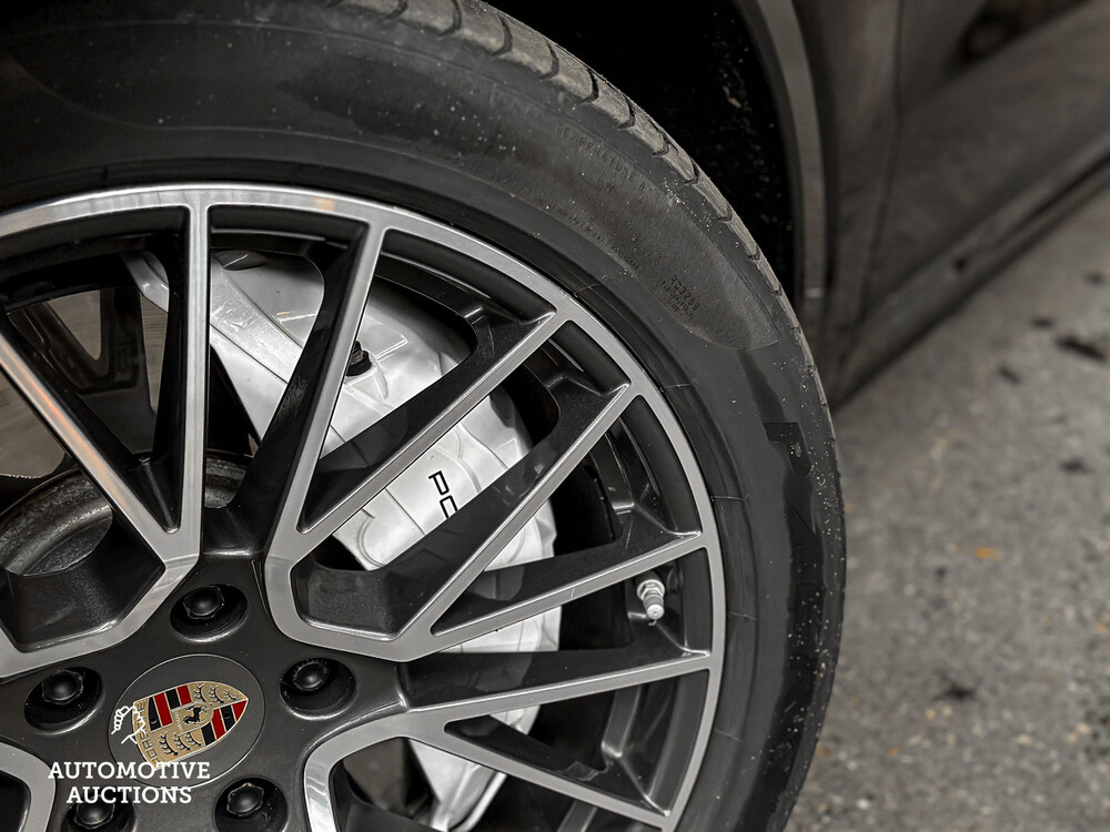 Porsche Cayenne Turbo 4.0 V8 549PS 2018 Sport-Chrono -Orig. NL-, RR-105-B