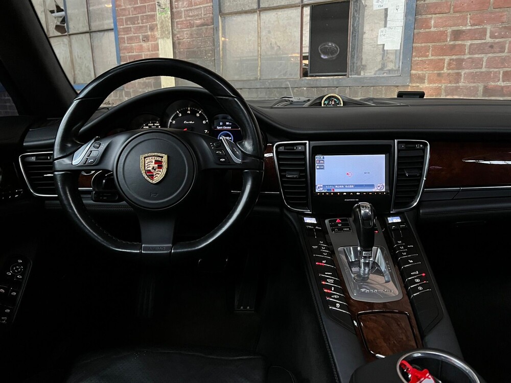 Porsche Panamera Turbo 4.8 V8 500hp 2009 Sport-Chrono