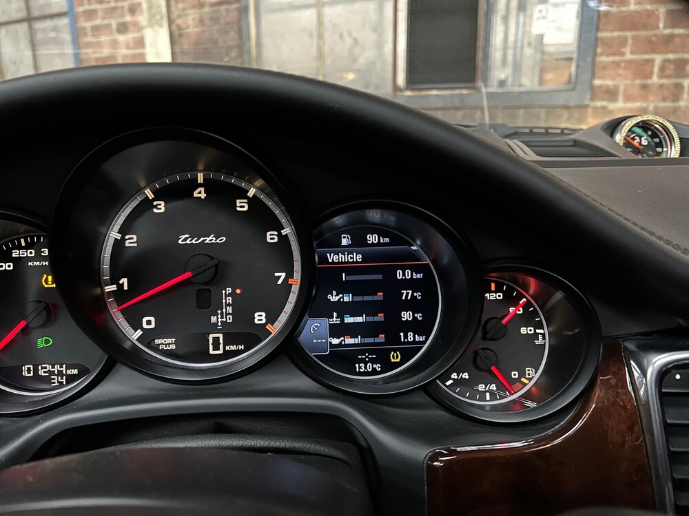 Porsche Panamera Turbo 4.8 V8 500hp 2009 Sport-Chrono