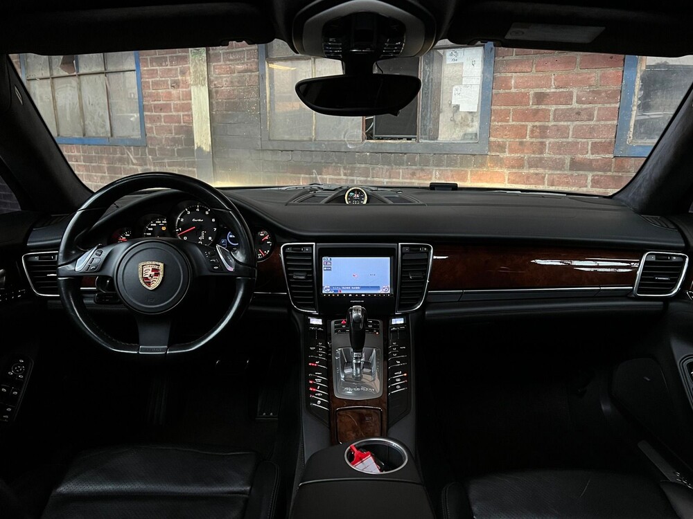 Porsche Panamera Turbo 4.8 V8 500hp 2009 Sport-Chrono
