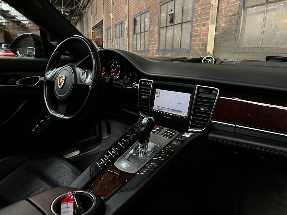 Porsche Panamera Turbo 4.8 V8 500hp 2009 Sport-Chrono