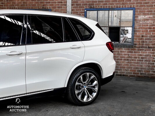 BMW X5 xDrive50i 7-Persoons 449pk 2014