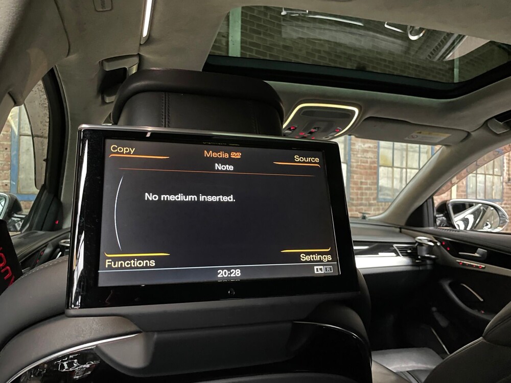 Audi A8 Long 6.3 W12 Quattro 500hp 2011