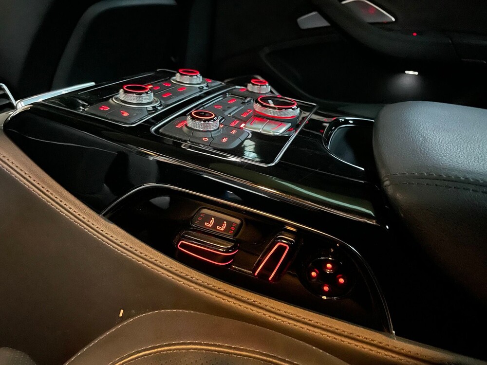 Audi A8 Long 6.3 W12 Quattro 500hp 2011