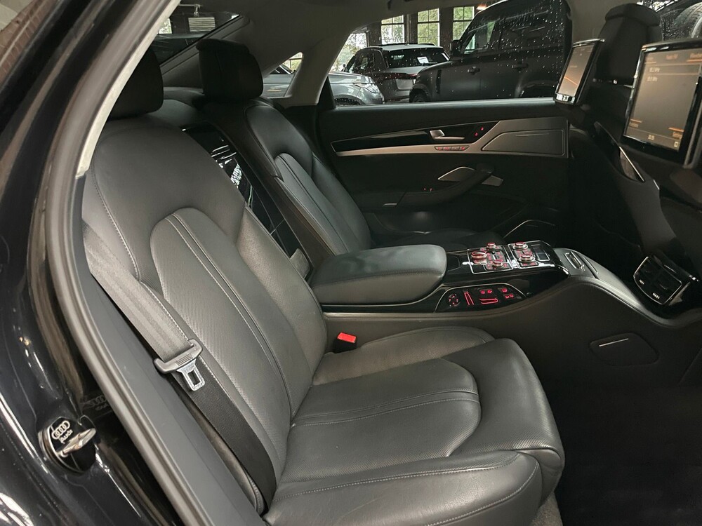 Audi A8 Long 6.3 W12 Quattro 500hp 2011