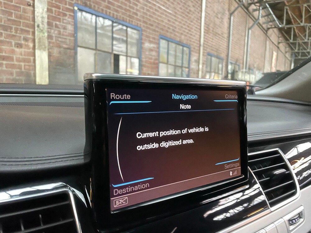 Audi A8 Long 6.3 W12 Quattro 500hp 2011