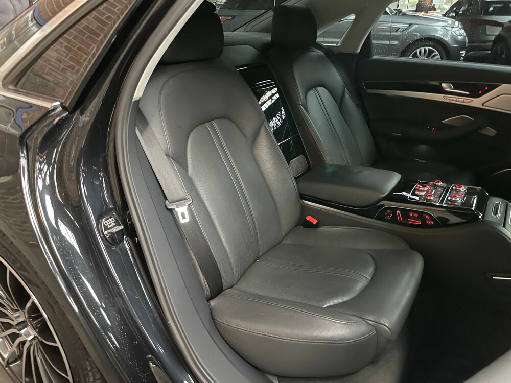 Audi A8 Long 6.3 W12 Quattro 500hp 2011