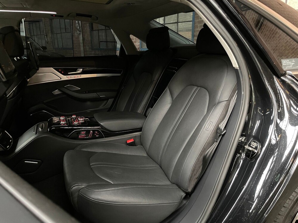 Audi A8 Long 6.3 W12 Quattro 500hp 2011