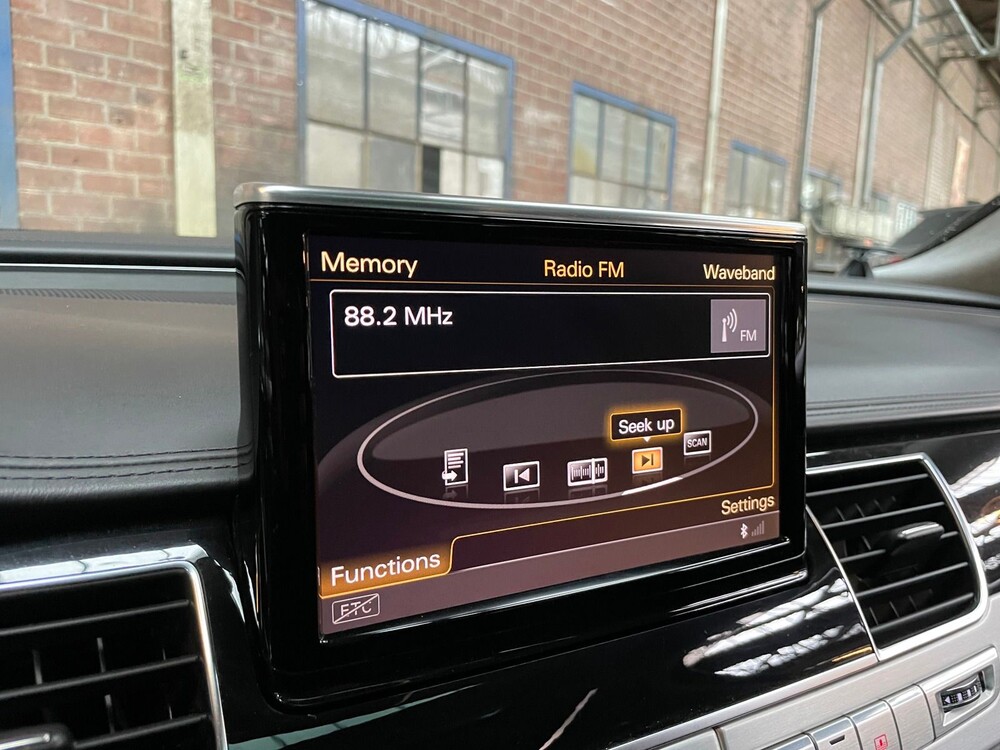 Audi A8 Long 6.3 W12 Quattro 500hp 2011