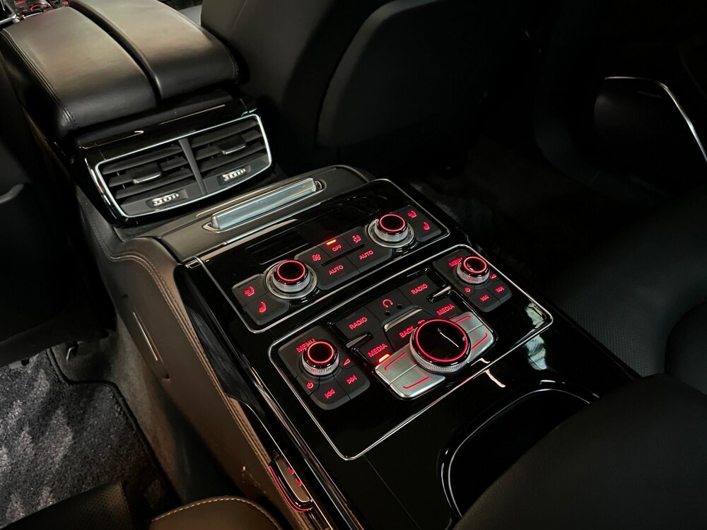 Audi A8 Long 6.3 W12 Quattro 500hp 2011