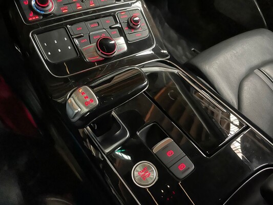 Audi A8 Lang 6.3 W12 Quattro 500pk 2011