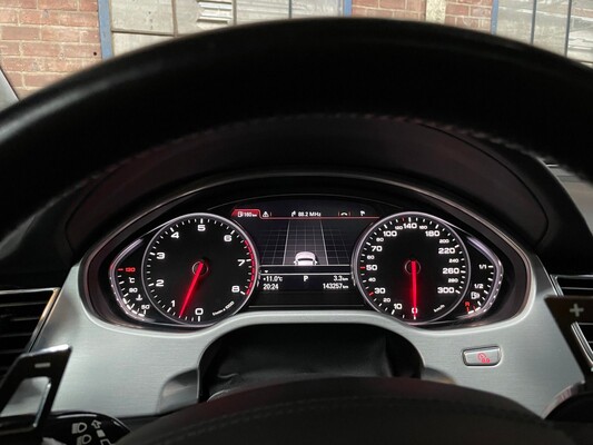 Audi A8 Long 6.3 W12 Quattro 500hp 2011