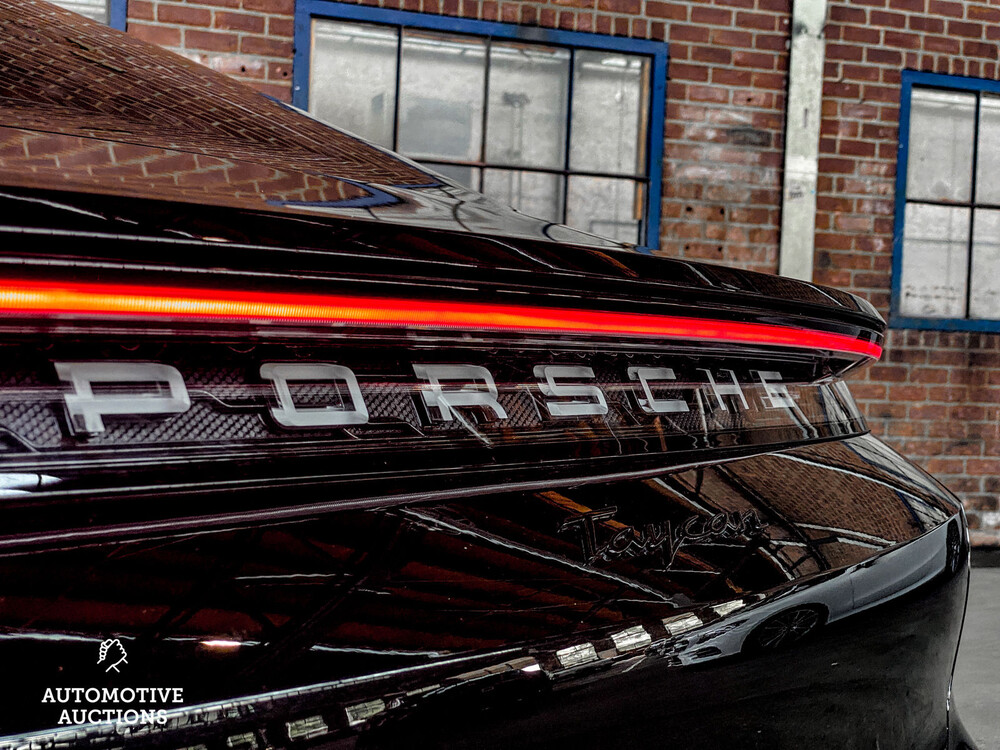 Porsche Taycan PERFORMANCE 84kWh Sport Chrono 381hp 2021 Manufacturer's Warranty -Orig. NL-, L-982-RT