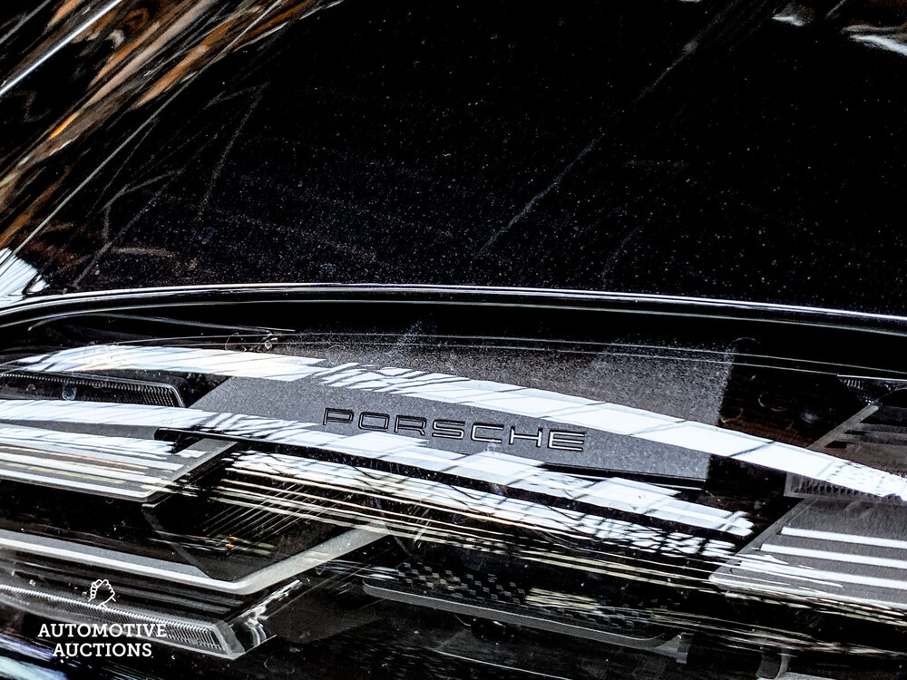 Porsche Taycan PERFORMANCE 84kWh Sport Chrono 381hp 2021 Manufacturer's Warranty -Orig. NL-, L-982-RT