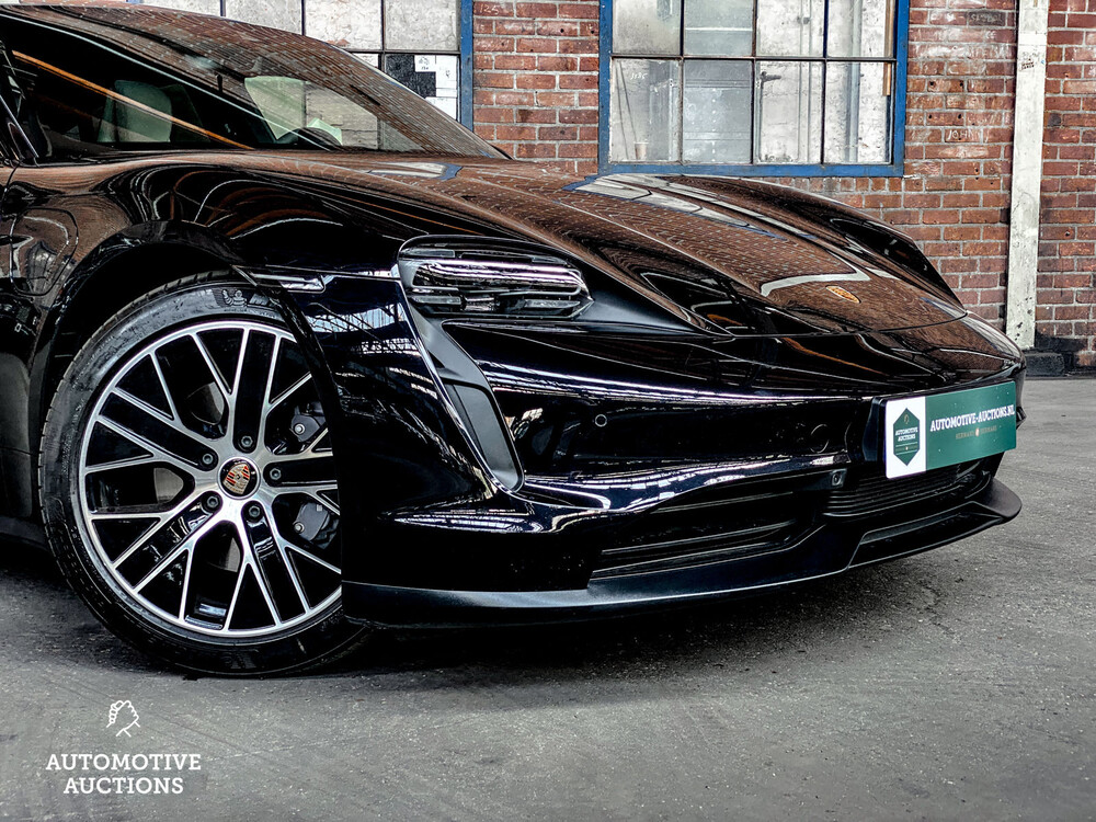 Porsche Taycan PERFORMANCE 84kWh Sport Chrono 381hp 2021 Manufacturer's Warranty -Orig. NL-, L-982-RT