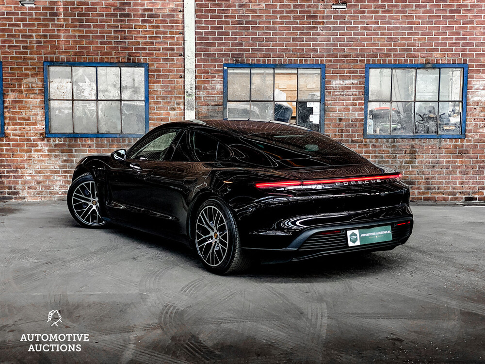 Porsche Taycan PERFORMANCE 84kWh Sport Chrono 381hp 2021 Manufacturer's Warranty -Orig. NL-, L-982-RT
