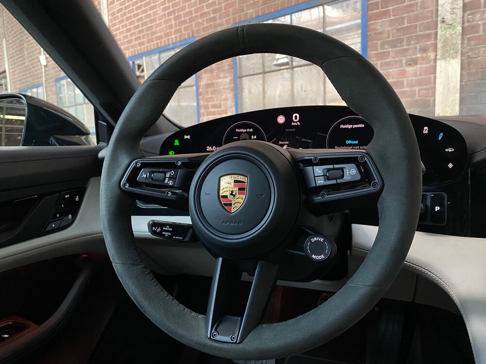Porsche Taycan PERFORMANCE 84kWh Sport Chrono 381hp 2021 Manufacturer's Warranty -Orig. NL-, L-982-RT