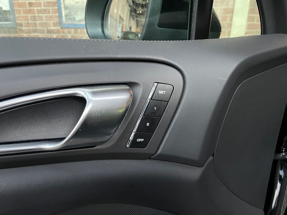 Porsche Cayenne Turbo 4.8 V8 500PS 2012