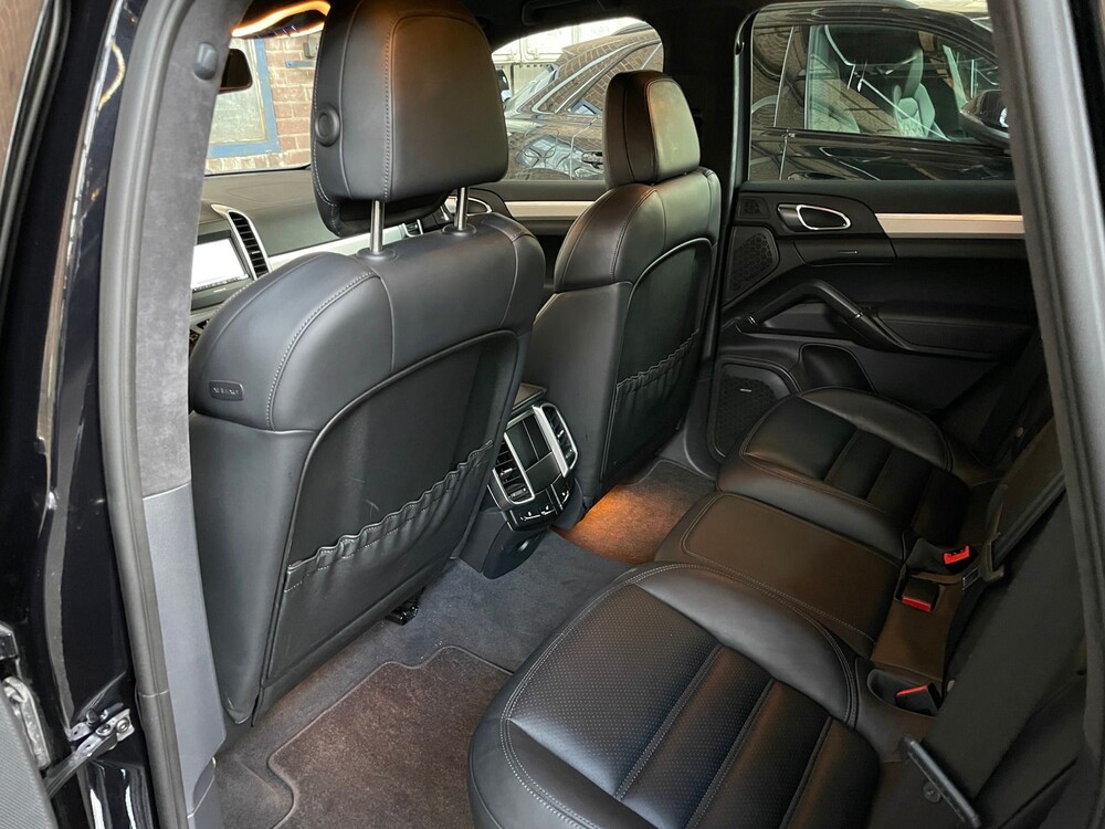 Porsche Cayenne Turbo 4.8 V8 500PS 2012