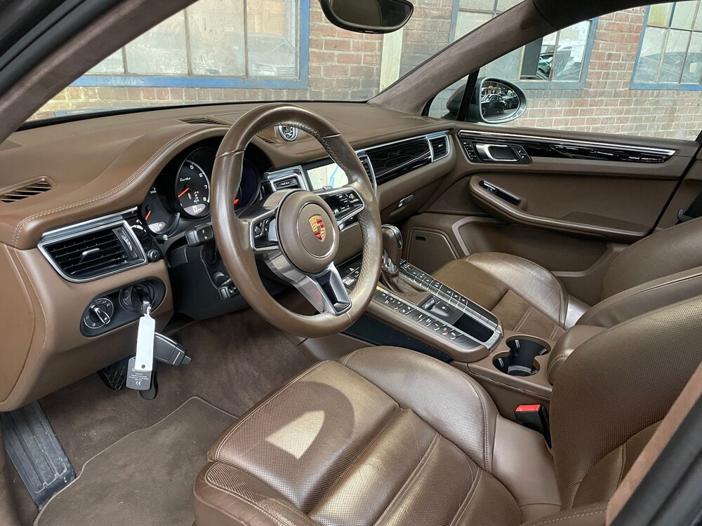 Porsche Macan Turbo 3.6 V6 400PS Sport-Chrono 2015, H-594-HH