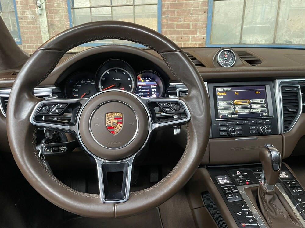 Porsche Macan Turbo 3.6 V6 400PS Sport-Chrono 2015, H-594-HH