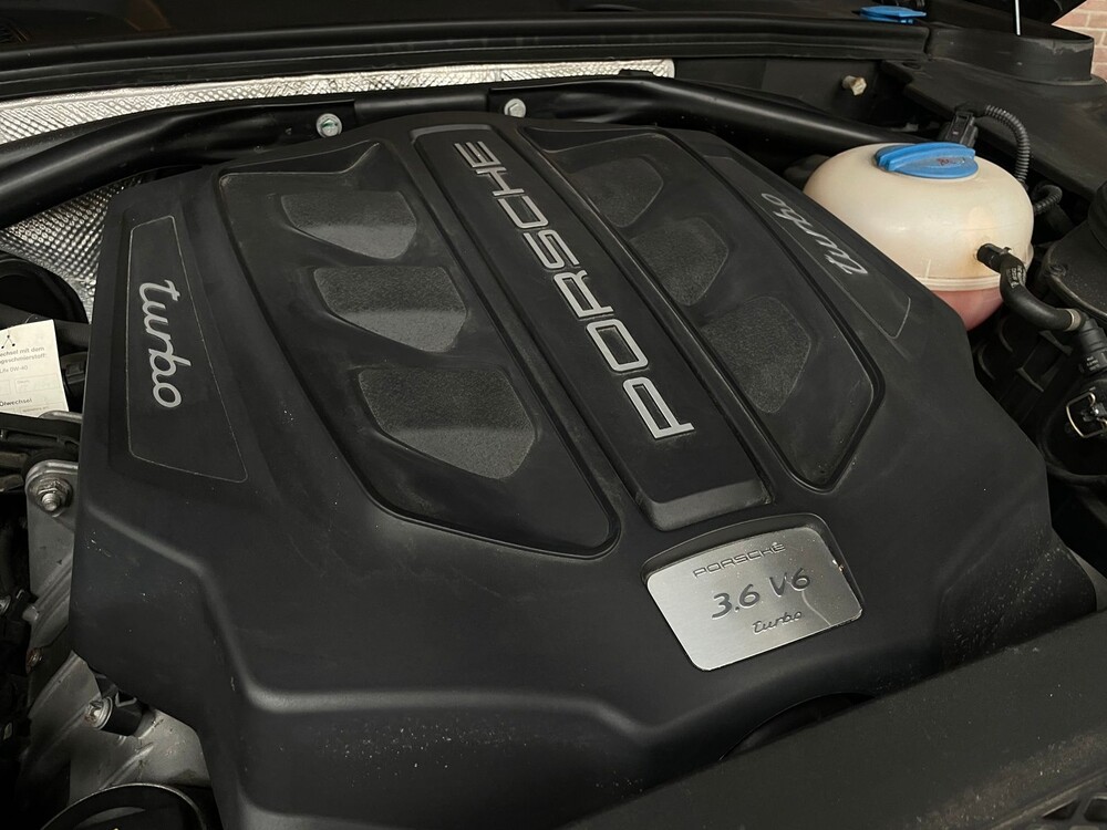 Porsche Macan Turbo 3.6 V6 400PS Sport-Chrono 2015, H-594-HH