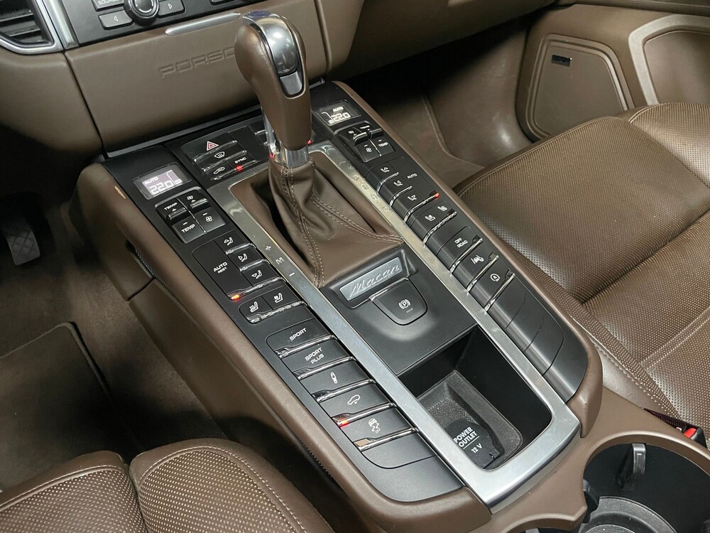 Porsche Macan Turbo 3.6 V6 400PS Sport-Chrono 2015, H-594-HH