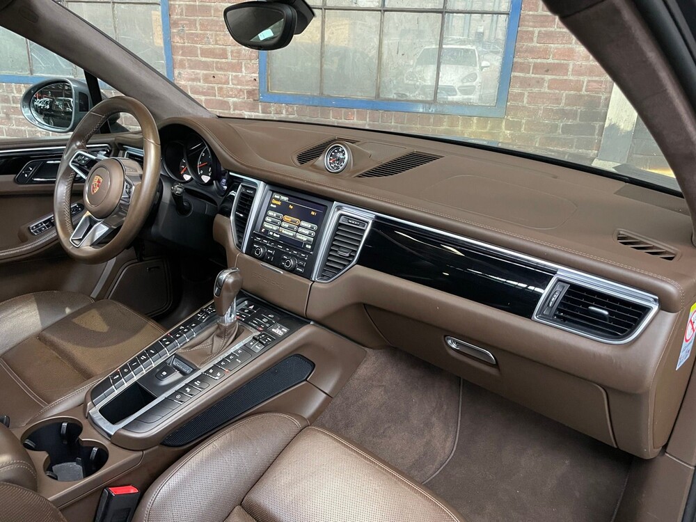 Porsche Macan Turbo 3.6 V6 400PS Sport-Chrono 2015, H-594-HH