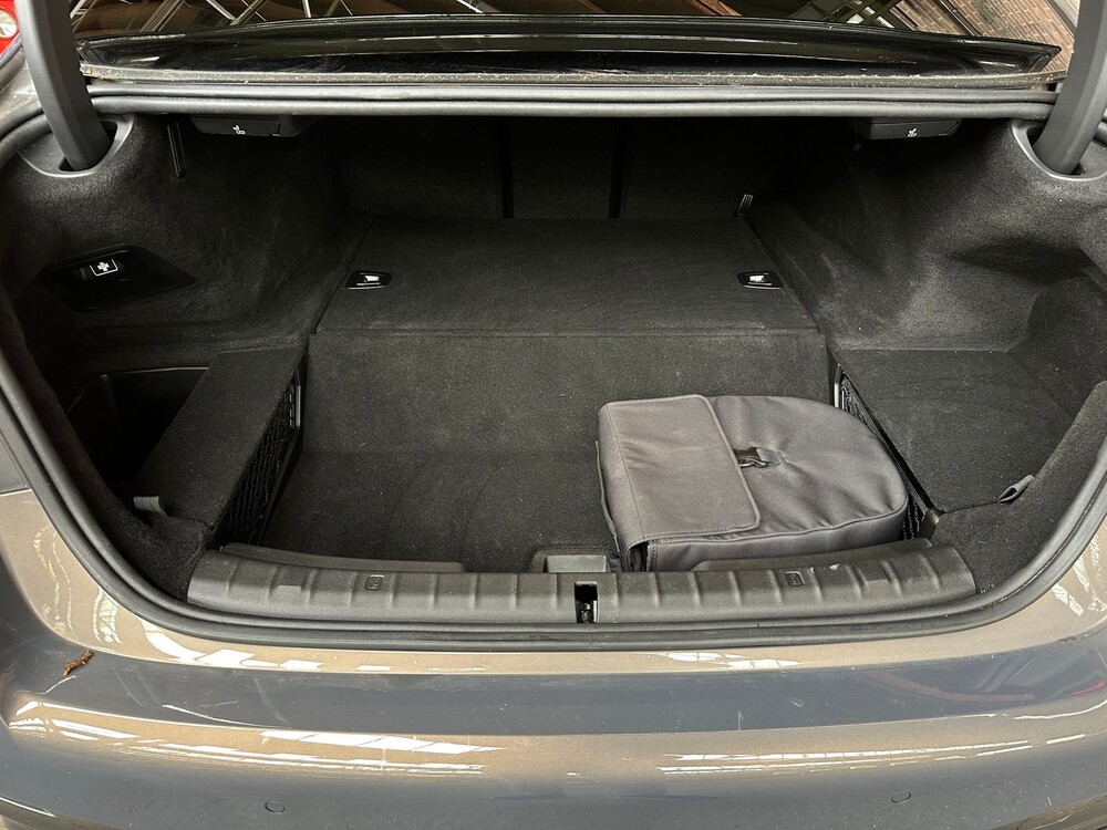 BMW 520e M-Sport Business Edition Plus 204PS 2022 -Orig. NL-5-Serie, N-654-UK Herstellergarantie