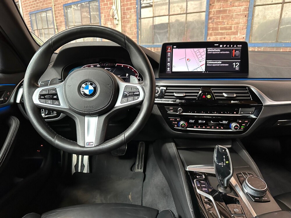 BMW 520e M-Sport Business Edition Plus 204PS 2022 -Orig. NL-5-Serie, N-654-UK Herstellergarantie