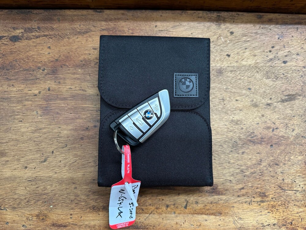 BMW 520e M-Sport Business Edition Plus 204PS 2022 -Orig. NL-5-Serie, N-654-UK Herstellergarantie