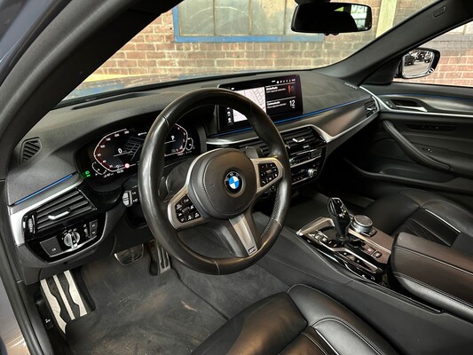 BMW 520e M-Sport Business Edition Plus 204pk 2022 -Orig. NL- 5-Serie, N-654-VK Fabrieksgarantie
