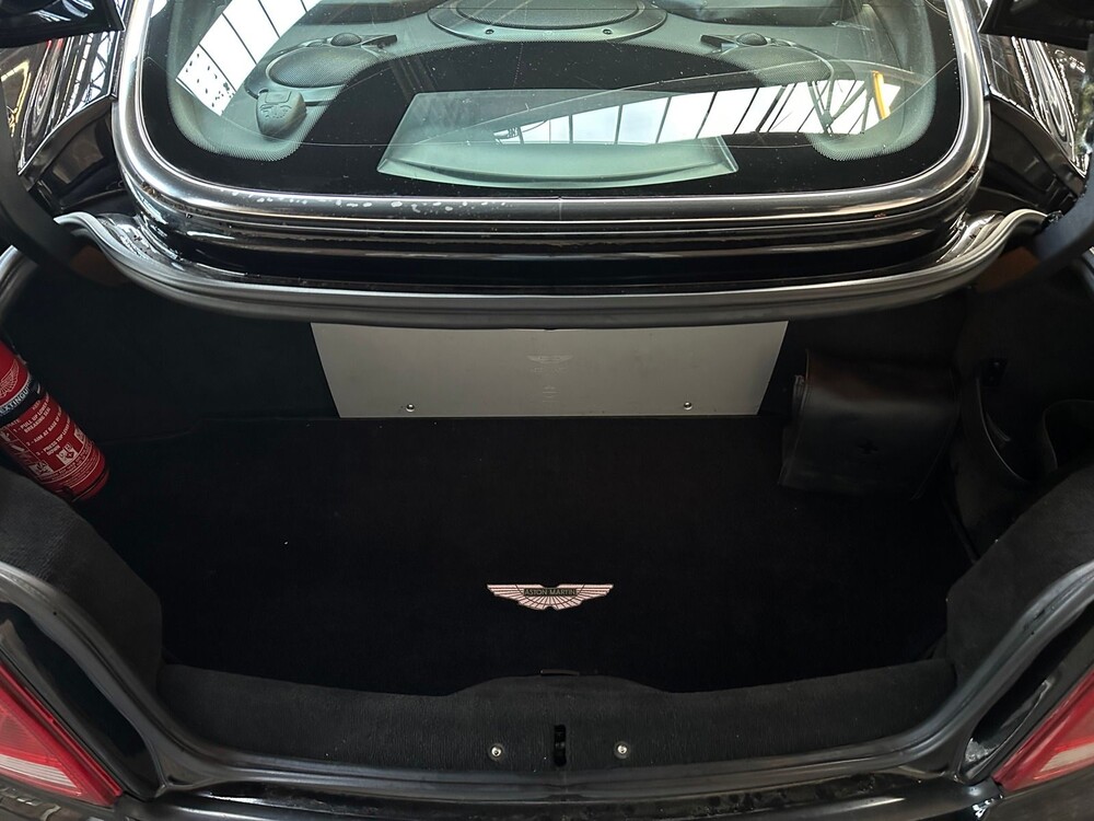 Aston Martin Vanquish 5.3 V12 460hp 2004 -Youngtimer-