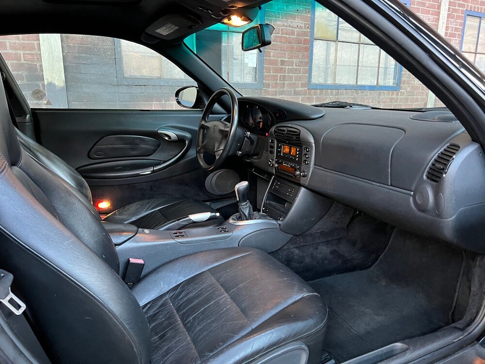 Porsche 911 Carrera 4 996 3.4 Coupé 301hp 1999, 53-GVJ-6 -Youngtimer-