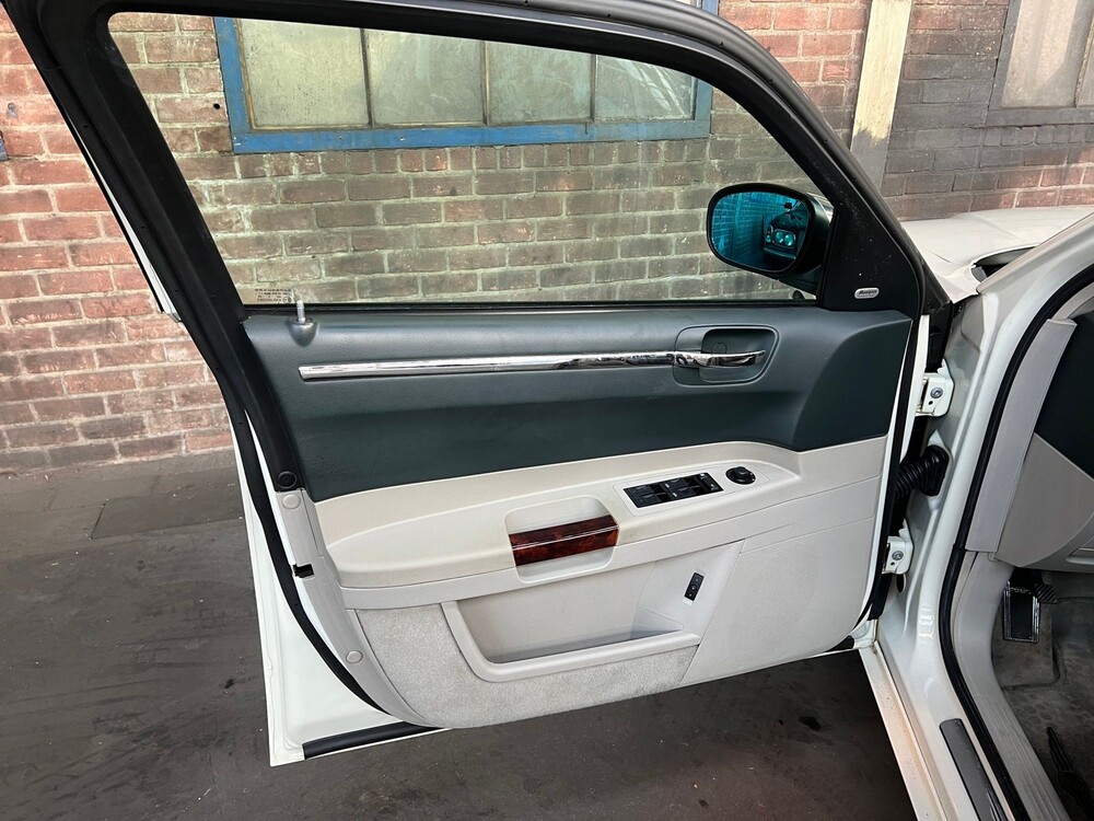 Chrysler 300C HEMI 5.7 V8 340hp 2006 -Youngtimer-