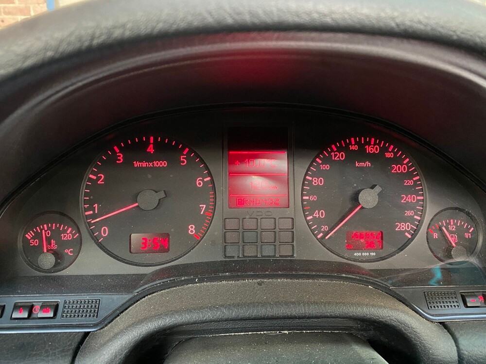 Audi A8 3.7 V8 Quattro 230hp 1996, S-080-ZJ -Youngtimer-