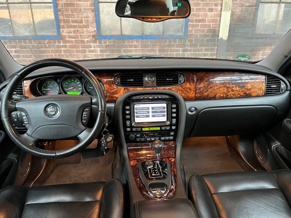 Jaguar XJ 4.2 V8 Super 396hp 2003, TX-524-X