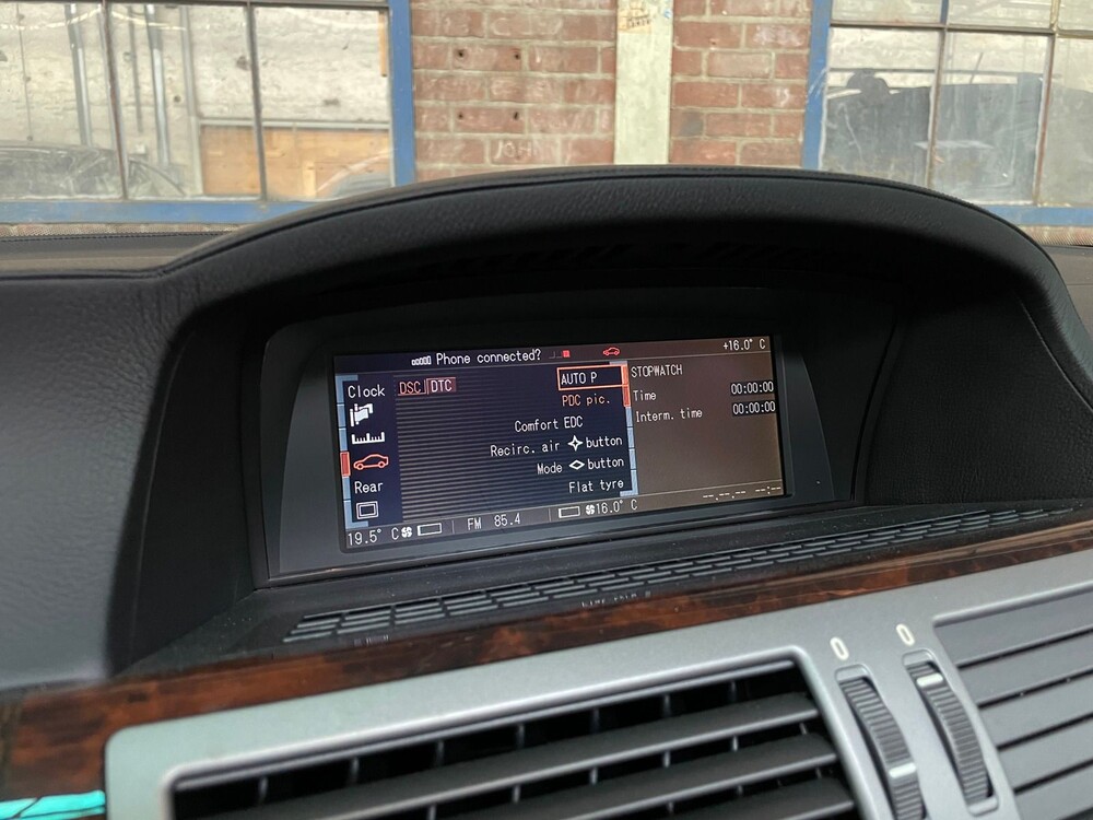 BMW 760Li E65 6.0 V12 445hp 2004