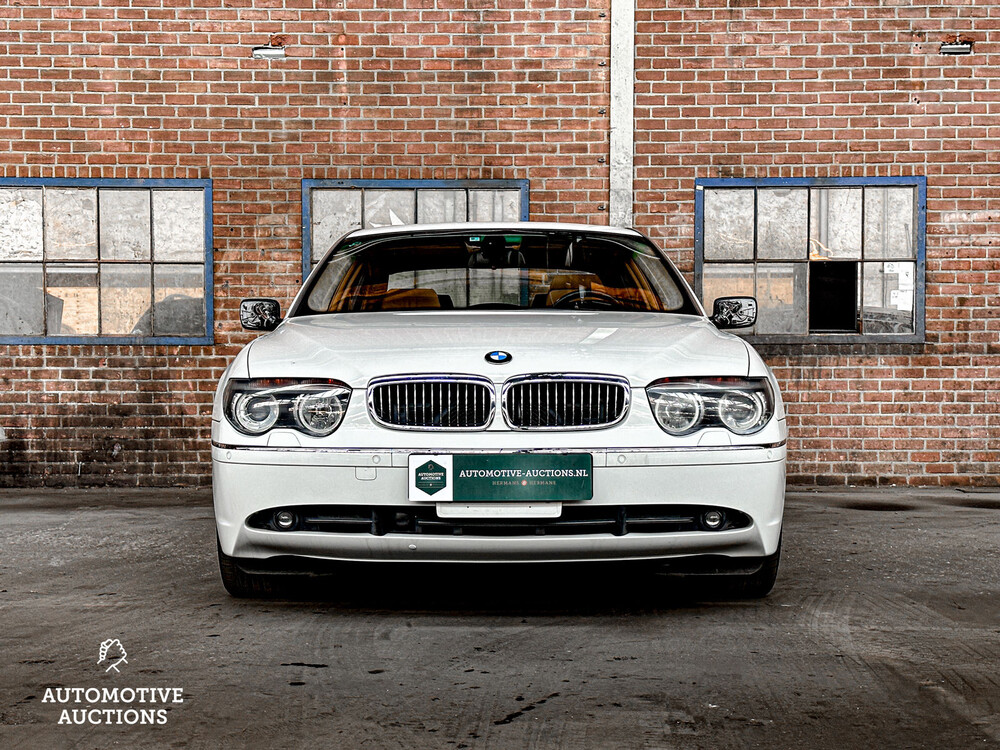 BMW 760Li E65 6.0 V12 445hp 2004