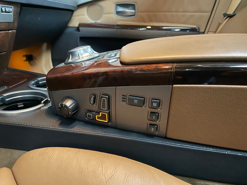 BMW 760Li E65 6.0 V12 445hp 2004