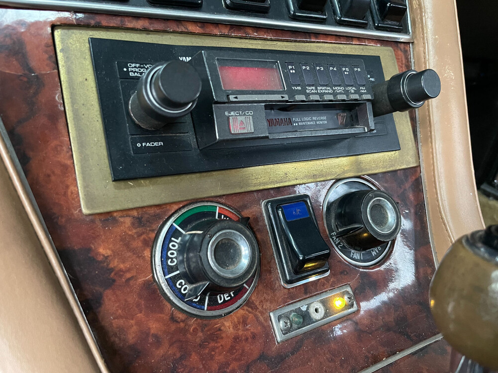 Jensen Interceptor III 7.2 330hp 1974, 54-YD-23