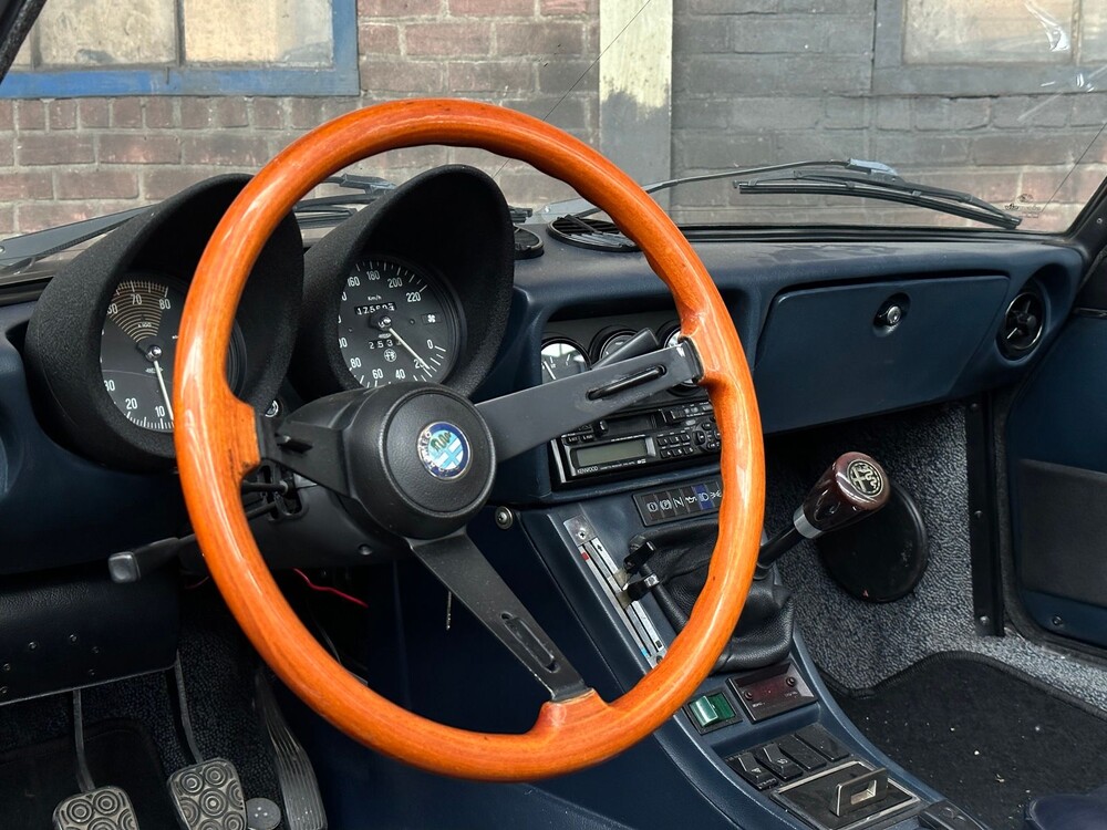 Alfa Romeo Spider 2.0 Veloce 128hp 1984, JD-XP-73
