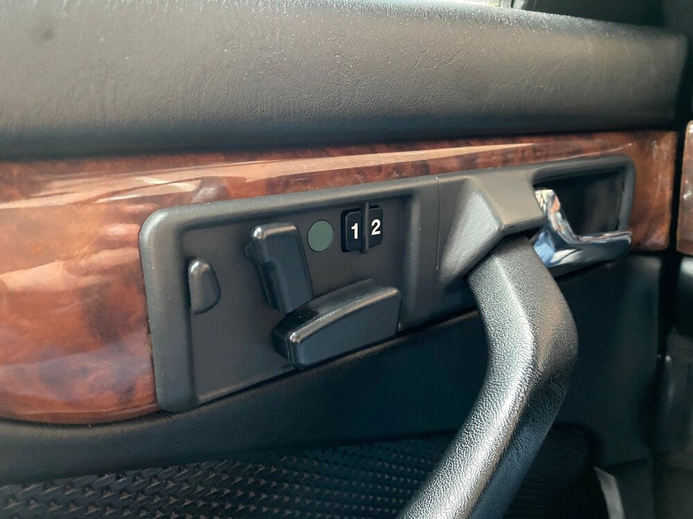 Mercedes-Benz 380 SEC 204hp 1985 S-Class, 57-LZB-9