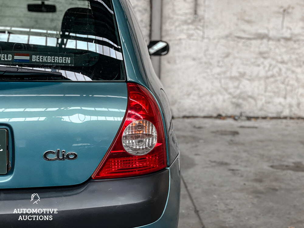 Renault Clio 1.2-16V 75PS 2004 -Orig. NL-, 98-PH-DZ