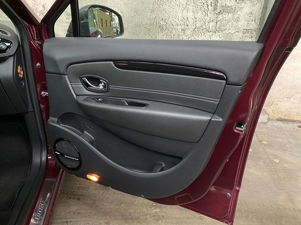 Renault Grand Scenic Bose 1.2 TCe 131PS 2014 -Orig. NL-, 8-TGK-75