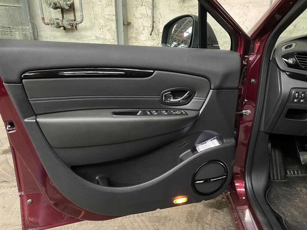 Renault Grand Scenic Bose 1.2 TCe 131PS 2014 -Orig. NL-, 8-TGK-75