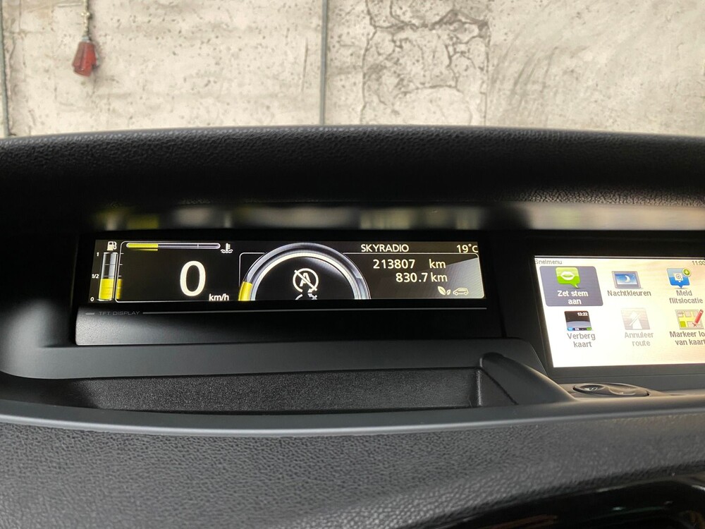 Renault Grand Scenic Bose 1.2 TCe 131PS 2014 -Orig. NL-, 8-TGK-75