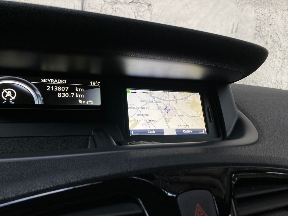 Renault Grand Scenic Bose 1.2 TCe 131PS 2014 -Orig. NL-, 8-TGK-75